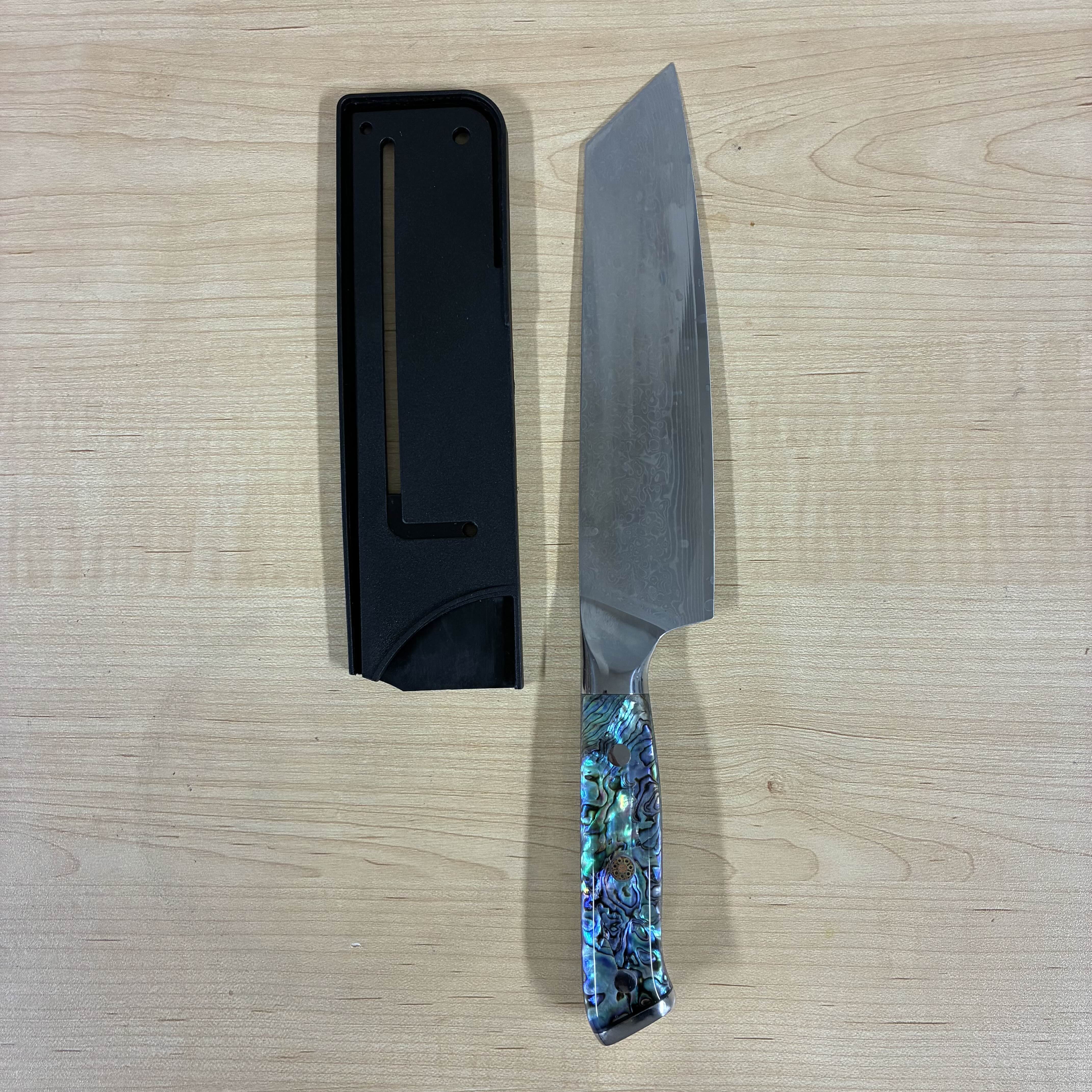 This is the sound of me pulling amy knife out of its cover and then putting it back in.<br><audio controls src='/audio/knife.mp3'></audio>