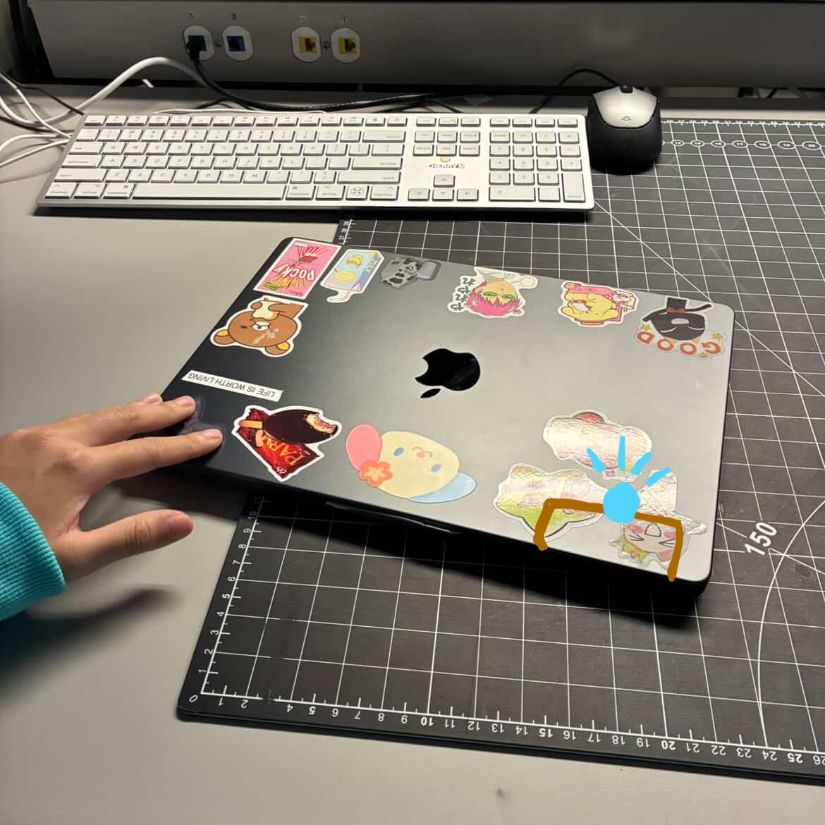 This is my laptop closed. I wanted to choose an object that folds so it would feel familiar to when I would fold the paper over the battery from the last activity.